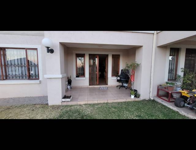 2 BEDROOM TOWNHOUSE FOR SALE IN MEYERSDAL
